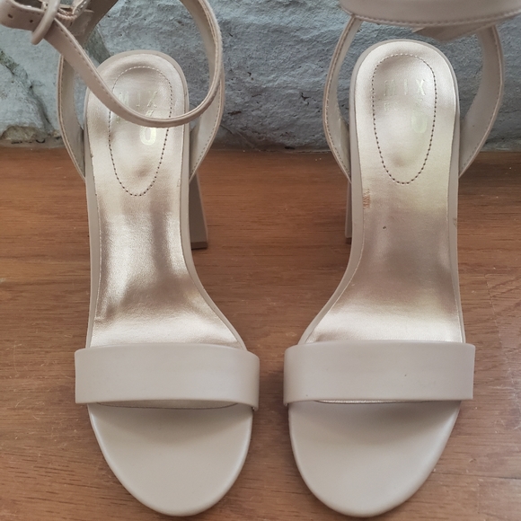 Heels - Picture 2 of 4